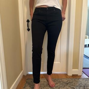 AG the legging ankle in black denim size 29